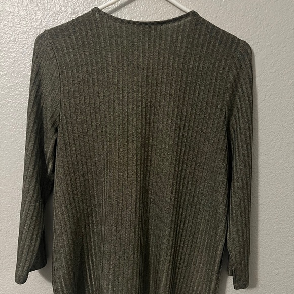 Michael Kors Olive 🫒 Green V-Neck Top Large Excellent Condition - Picture 5 of 5